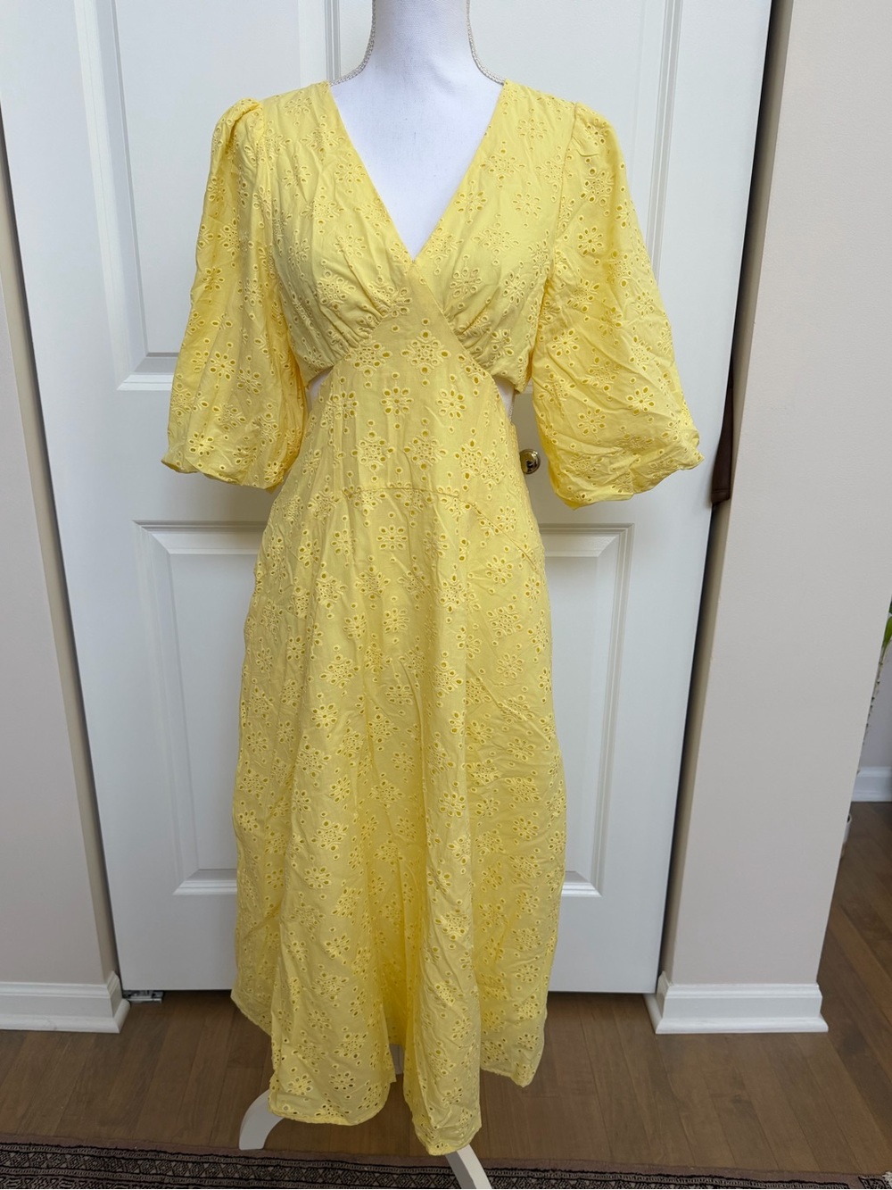 Scoop - Eyelet Cutout Midi Dress with Puff Sleeves (8)